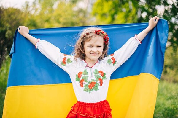 Знай, Світе, Україна стоїть і не бійся!
