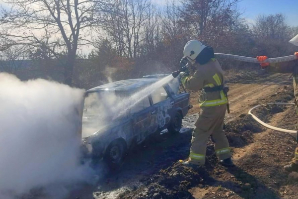 У селі Вербів на Тернопільщині загорівся автомобіль