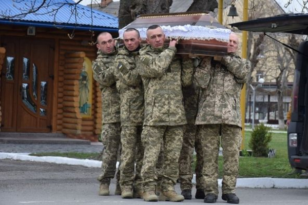 День величезної жалоби і скорботи: Тернопільщина провела в останню путь трьох захисників з однієї бригади