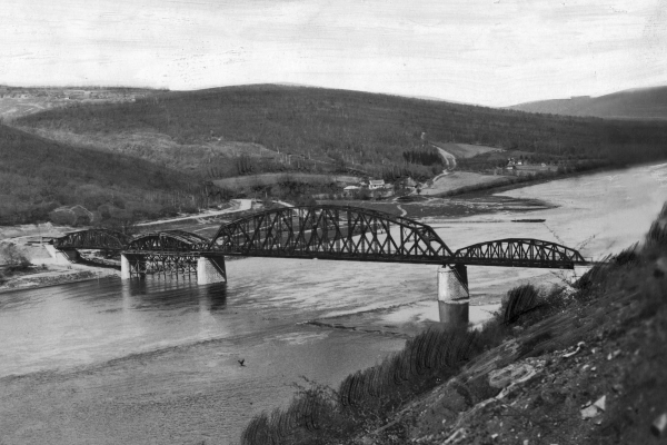 Міст через Дністер біля Устечка на ретро фото