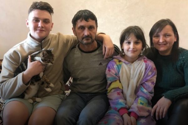 До Тернополя їхали майже 200 годин і понад тисячу кілометрів: історія родини, яка врятувалася з Маріуполя