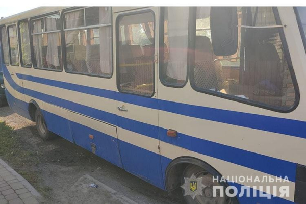Смертельний випадок на Тернопільщині: жінка на ходу випала з автобуса