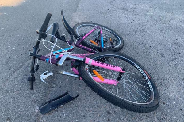 У Тернополі 14-річний велосипедист збив дівчинку