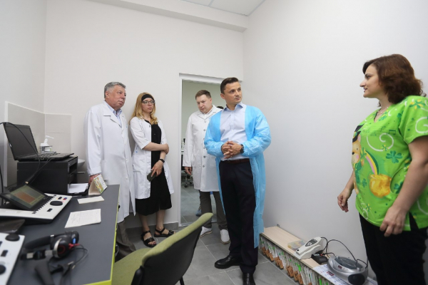Михайло Головко передав маленьким пацієнтам тернопільської лікарні медпрепарати та обладнання