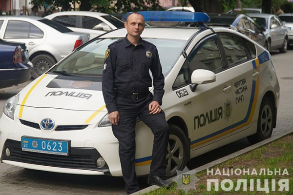 «Хвилювання було таке, що словами не передати»: на Тернопільщині поліцейський транспортував донорське серце
