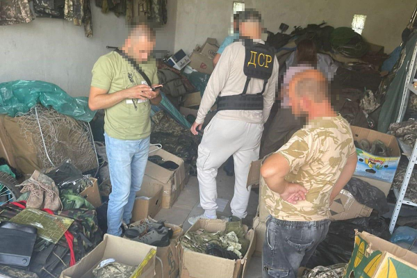 На Тернопільщині поліція розслідує незаконний продаж гуманітарної допомоги, призначеної для військових