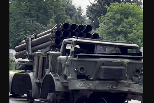 Біля Старого парку відкрили виставку російської військової техніки, яку знищили ЗСУ 