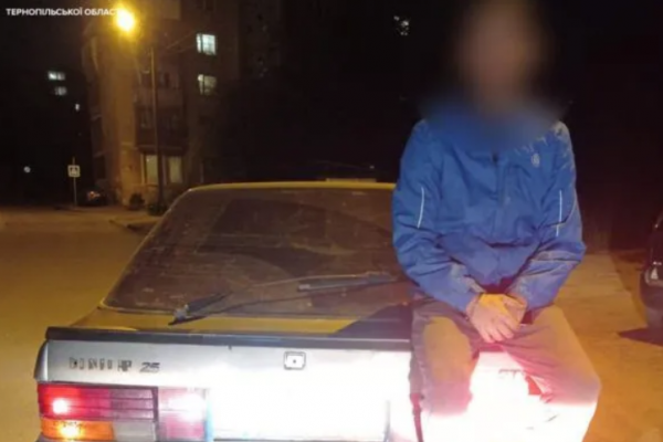 У Тернополі зупинили водія з підробленими документами
