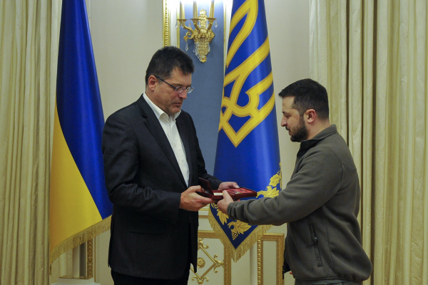 Єврокомісар у Києві оголосив програму підтримки українців у зимовий період