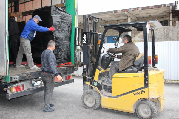 14 тонн допомоги передають у зону бойових дій фонд Ігоря Гуди «Твори добро» разом з благодійниками з Іспанії