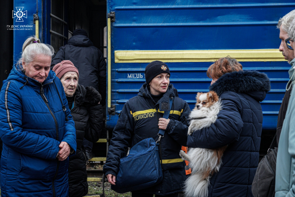 До Тернополя прибув потяг із евакуйованими жителями Донеччини