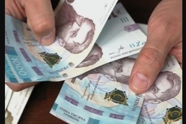 Обіцяла роботу за кордоном: жителька Тернополя перерахувала 16000 грин невідомій особі