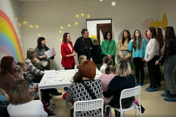 Представниці Асоціації жінок України «ДІЯ». Тернопіль завітали з подарунками до дітей з інвалідністю