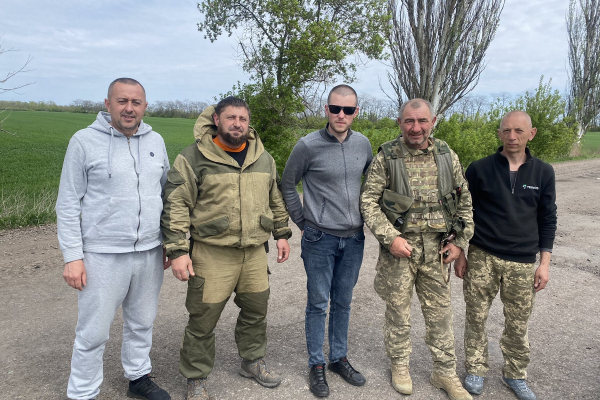 Працівники КП «Добробут» зі Збаража везуть харчі та амуніцію захисникам