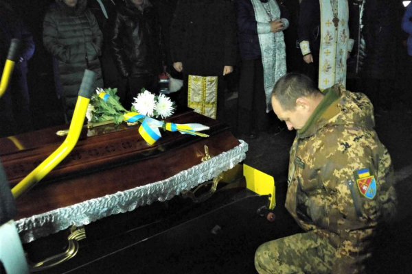 На Шумщині люди зі сльозами зустріли загиблого земляка Валерія Сухорукова