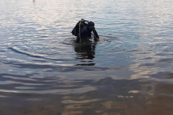 На Чортківщині чоловік перепливав Дністер і перекинувся човен: пошуки тривають
