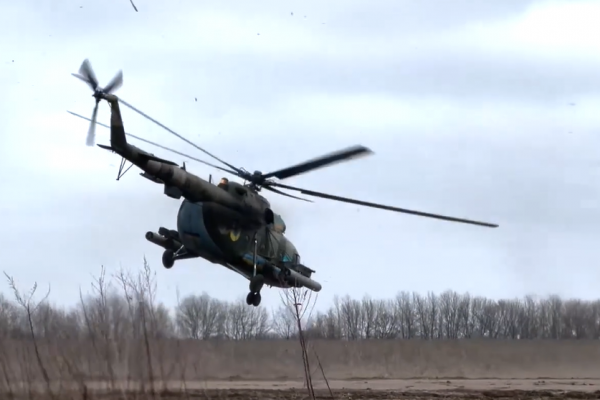 «Українська команда» передала пілотам сучасні авіаційні шоломи (відео)