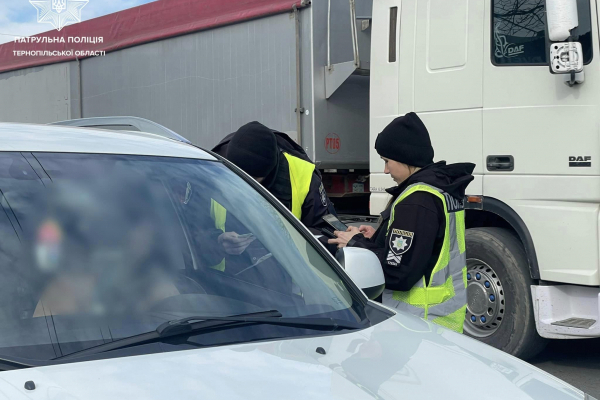 У Тернополі склали 466 постанов на водіїв за невикористання пасків безпеки і автокрісел для дітей