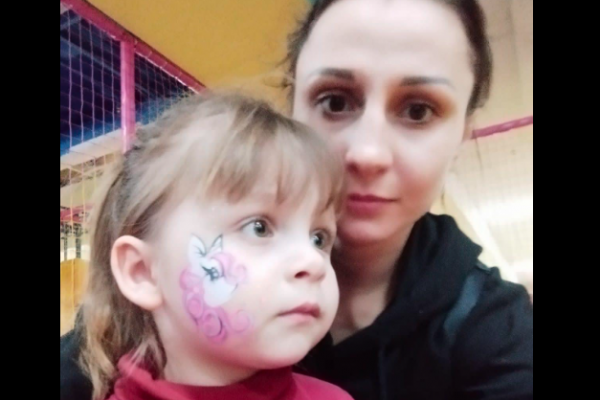 У Тернополі пропала 30-річна жінка з маленькою донькою