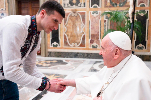 Поет і семінарист з Тернопільщини зустрівся з Папою Римським
