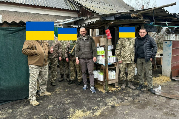 Волонтери «Української команди» у рамках проекту «Військова пошта» знову доставили десятки посилок на передову