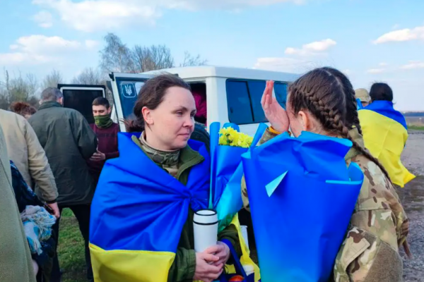 Великий обмін полоненими: додому повертаються 100 українців