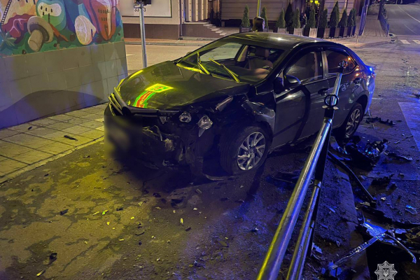 Аварія у Тернополі біля мосту: зіткнулися дві автівки
