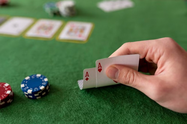 Як заробляти гроші, граючи в техаський Покер Онлайн