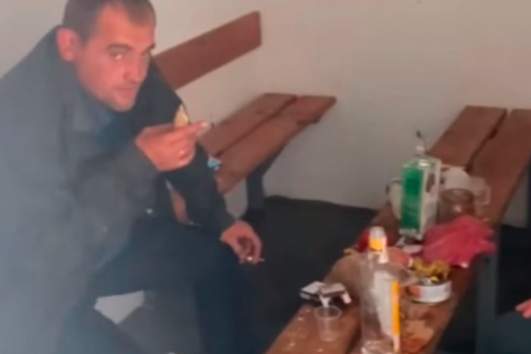 Неподобство у Тернополі: в укритті чоловіки влаштували алкогольне застілля