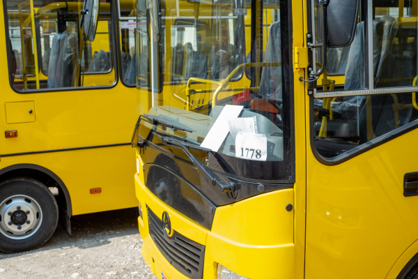 Ще 11 шкільних автобусів передали Тернопільщині