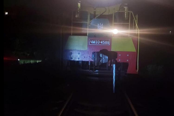 У Тернополі чоловік потрапив під локомотив: лежав на колії