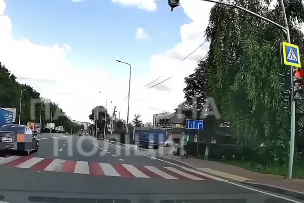 У Тернополі водій на Audi проїхав на червоний сигнал світлофора