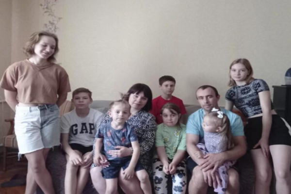 Батьки і восьмеро дітей: на Тернопільщині знайшла прихисток родина переселенців