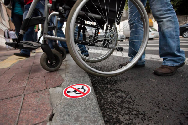 Місто на Тернопільщині стане комфортнішим для людей з інвалідністю