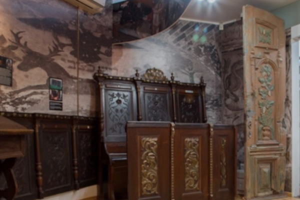 Викрадені зі старої синагоги у Чорткові трьохсотрічні різьблені двері «спливли» в москві