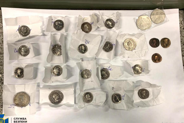 З України хотіли вивезти контрабандою колекцію старовинних монет
