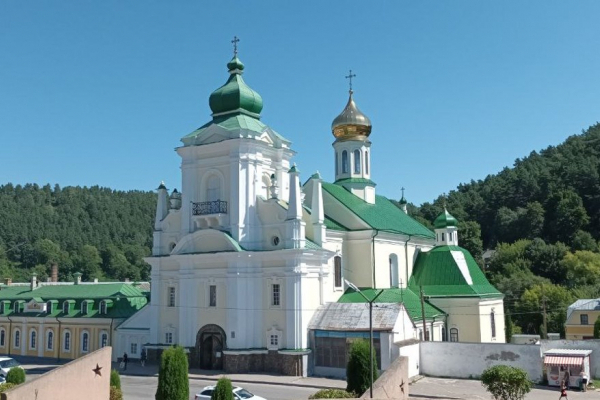 Представники московського патріархату в Кременці не хочуть виїжджати з собору