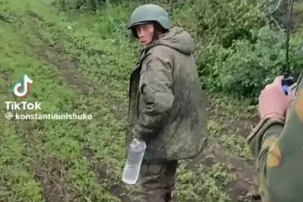 Мережу розвеселило відео із російським військовополоненим