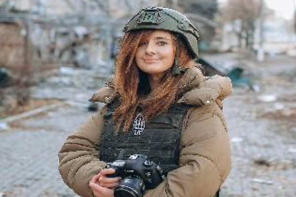 «Кожен день у боротьбі за життя» - інтерв’ю з випускницею ТНПУ військовою журналісткою Христиною Луцик 