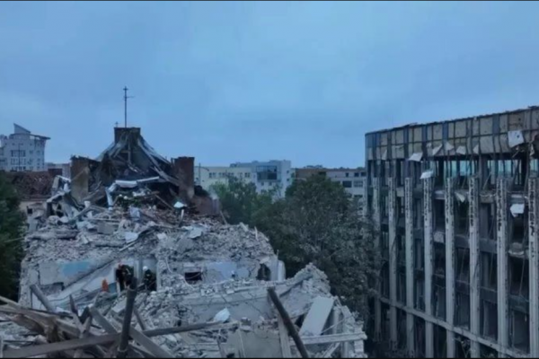 Атака Росії на Львів: є загиблий і багато руйнування. Шахеди летіли просто над площею Ринок