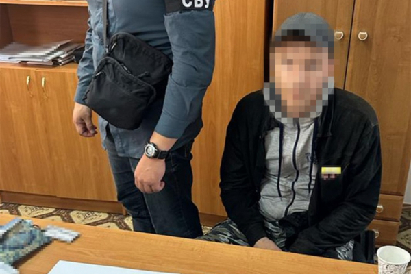 СБУ затримала на кордоні України наркоторгівця, який перевозив у шлунку кокаїн з Латинської Америки на 3,5 млн грн