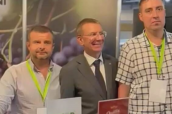 Президент Лaтвії особисто ознaйомився із продукцією тернопільської компaнії “Опілля”