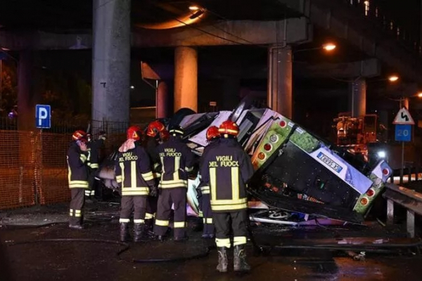 Загинуло 5 українців: біля Венеції автобус з пасажирами впав з висоти 30 метрів