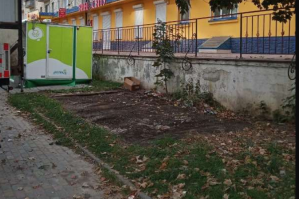 У Тернополі на вулиці Миру провели демонтаж кіоску