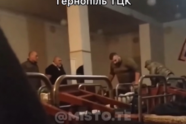 Знущання у військкоматі в Тернополі: суд обрав запобіжні заходи двом працівникам ТЦК