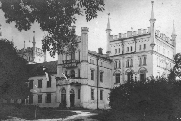 Білокриницький палац на ретро світлинах 1920-1930-х років