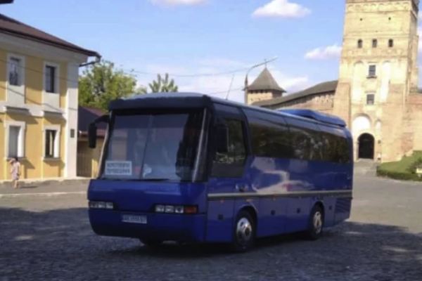 В Ужгороді співробітники ТЦК мобілізували водія автобуса, який перевозив дитячу спортивну команду, — ЗМІ