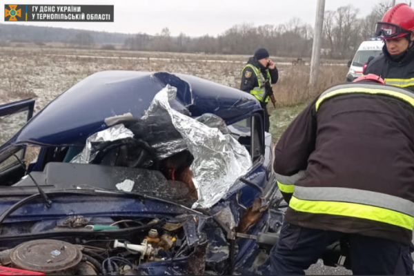 У ДТП на Тернопільщині загинув 41-річний водій: зіткнулися легківка та тягач