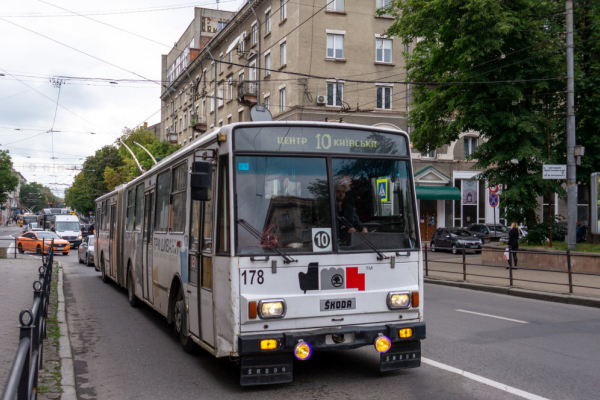 У Тернополі тимчасово змінили один з тролейбусних маршрутів