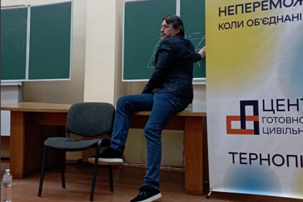 Знаний волонтер і громадський діяч Сергій Притула зустрівся зі студентами ЗУНУ у Тернополі